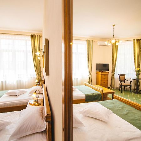 Hotel Karlhof Sebeş Camera foto