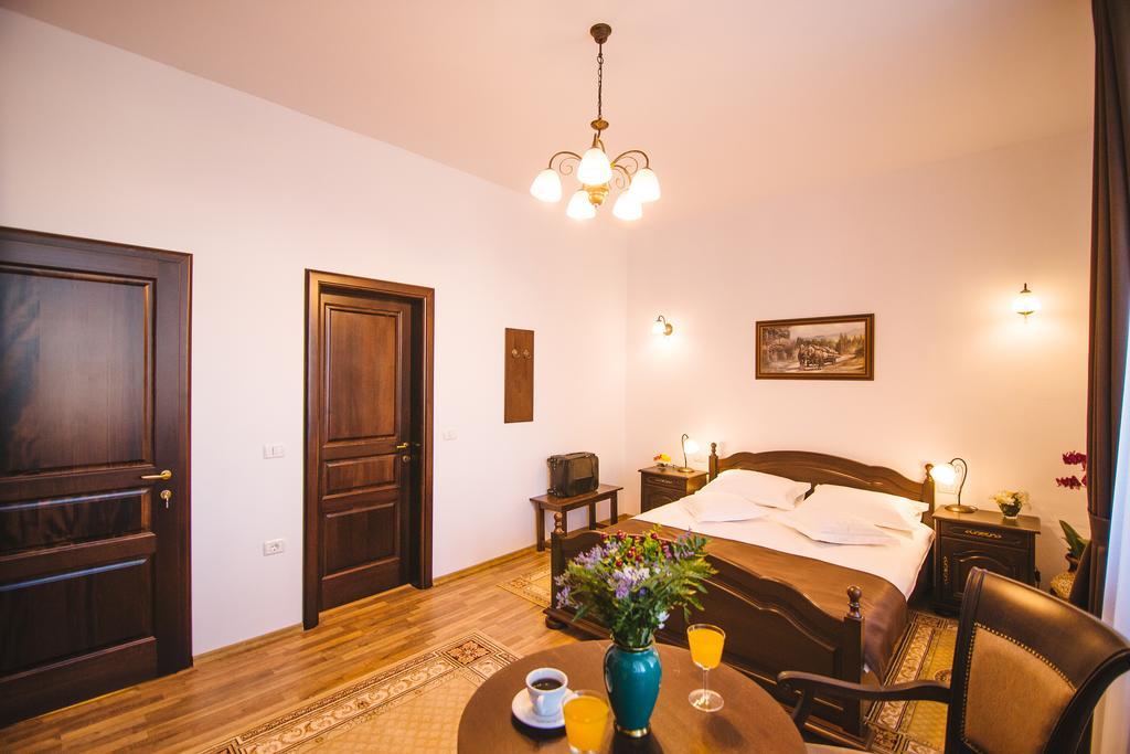 Hotel Karlhof Sebeş Camera foto