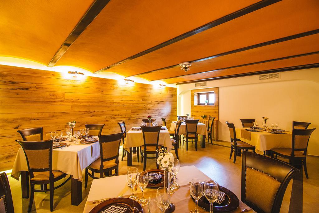 Hotel Karlhof Sebeş Esterno foto