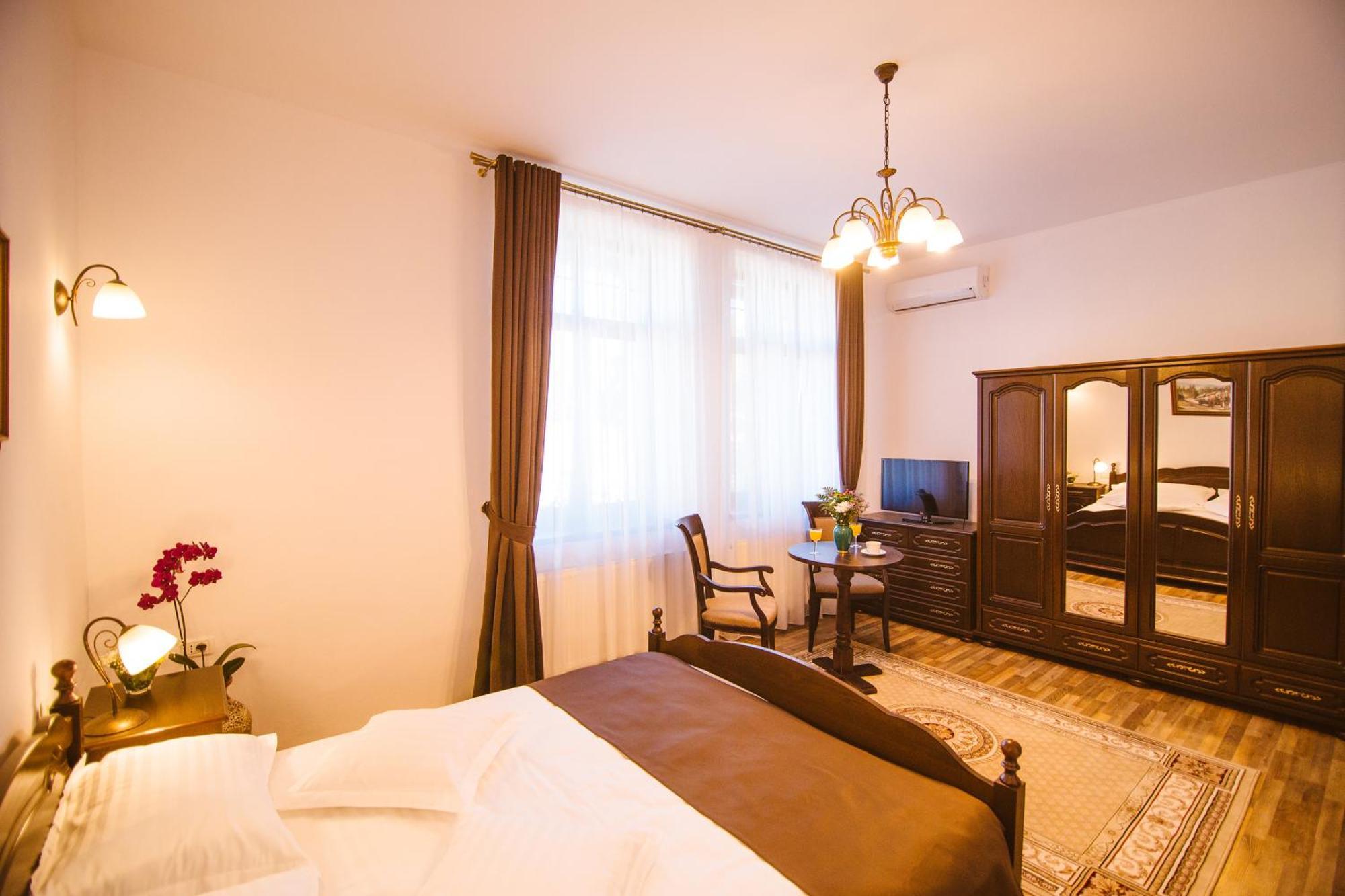 Hotel Karlhof Sebeş Camera foto
