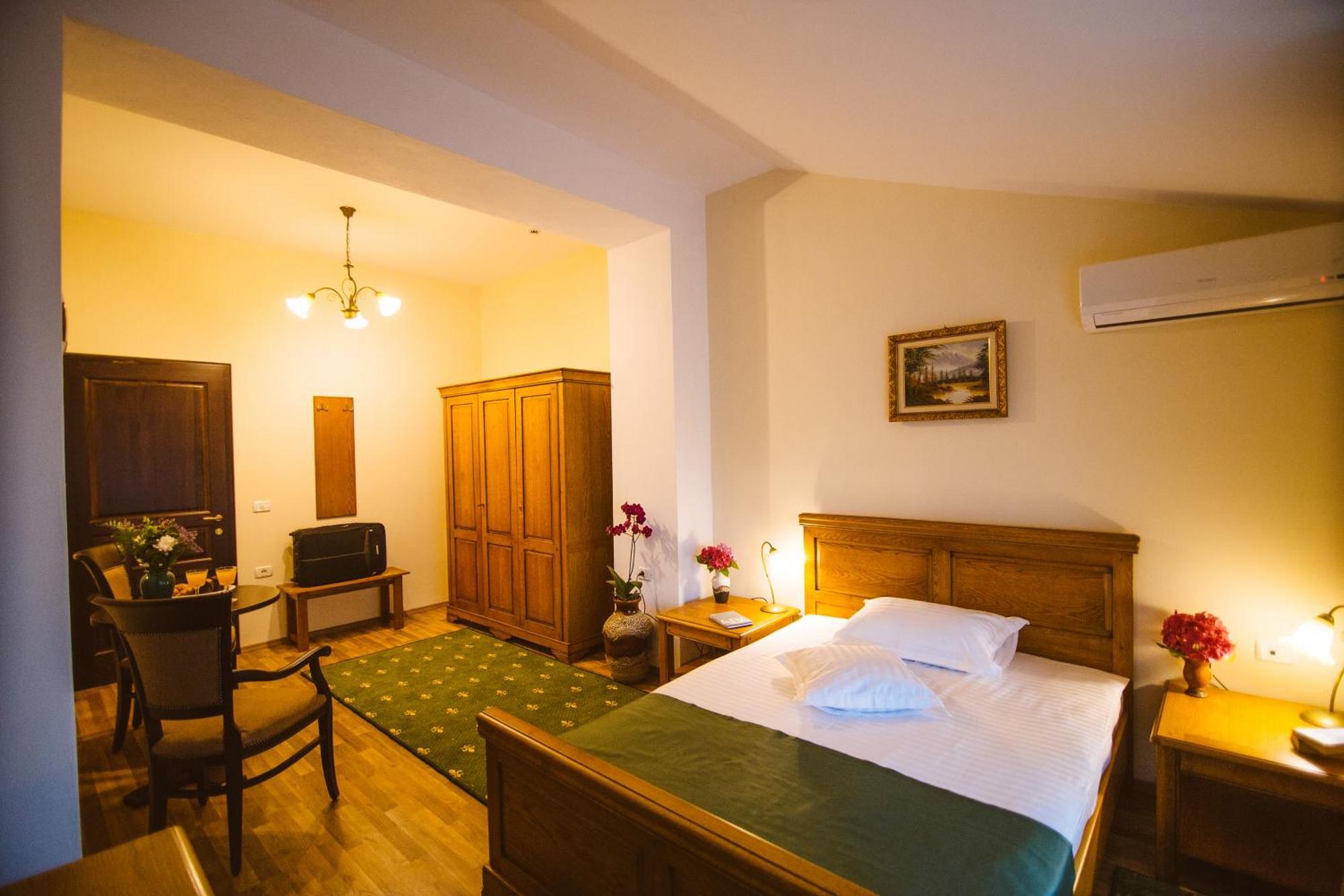 Hotel Karlhof Sebeş Camera foto