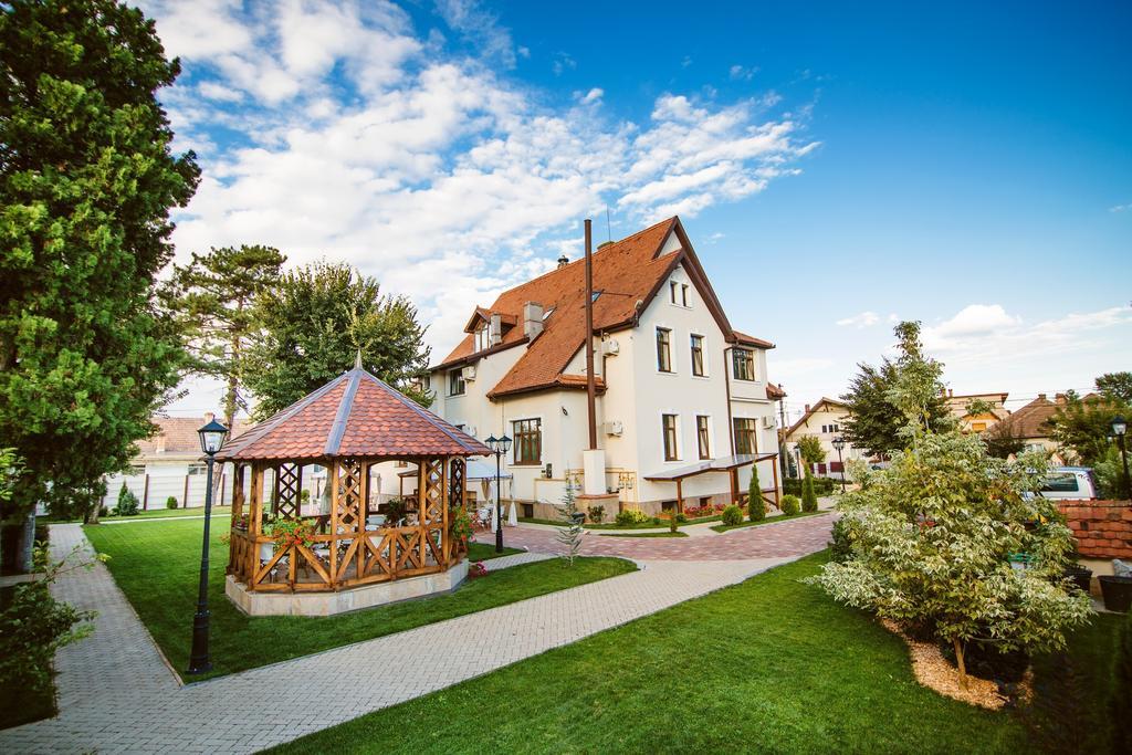 Hotel Karlhof Sebeş Esterno foto