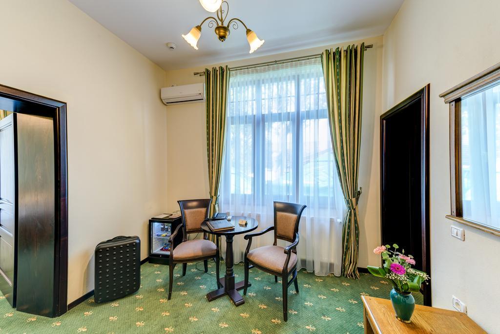 Hotel Karlhof Sebeş Esterno foto