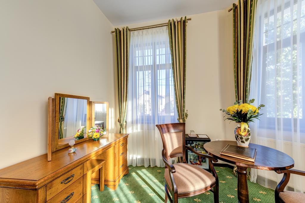 Hotel Karlhof Sebeş Esterno foto