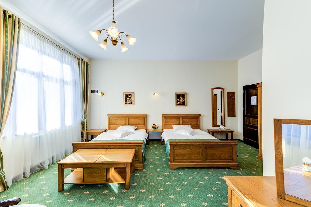 Hotel Karlhof Sebeş Esterno foto