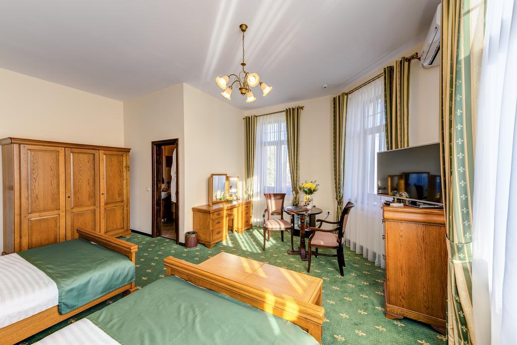 Hotel Karlhof Sebeş Esterno foto