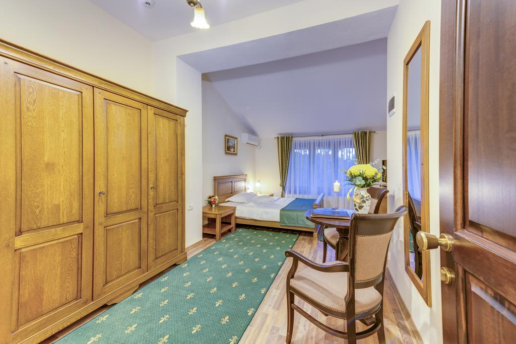 Hotel Karlhof Sebeş Esterno foto