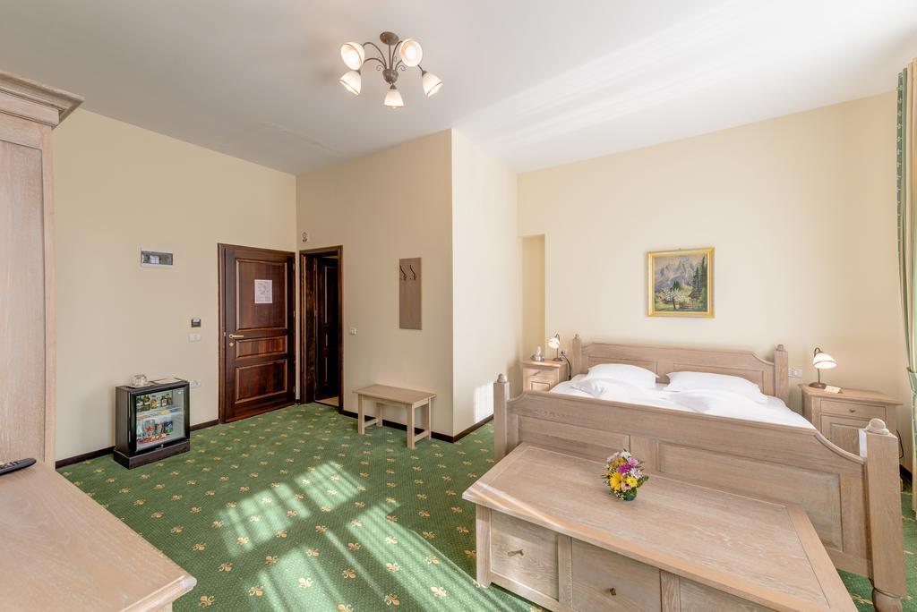 Hotel Karlhof Sebeş Esterno foto