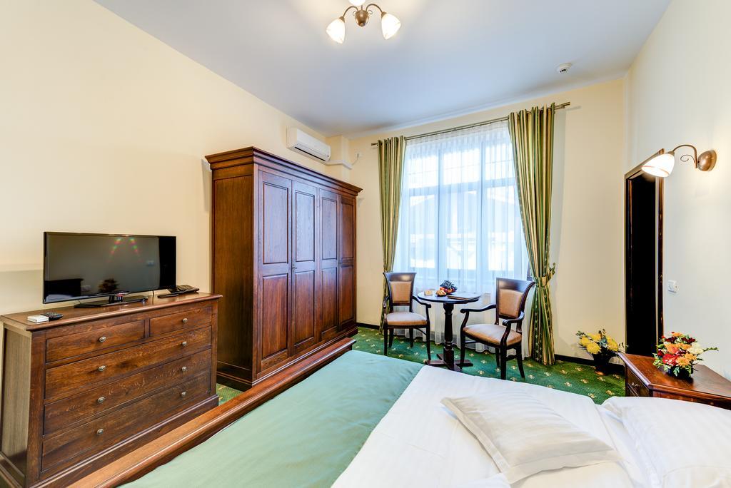Hotel Karlhof Sebeş Esterno foto