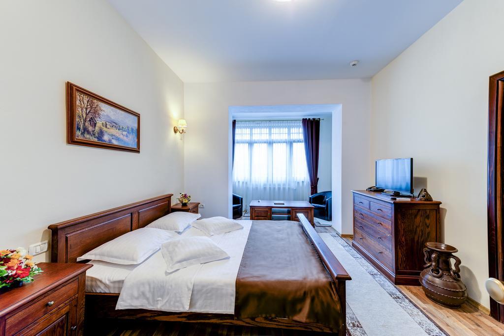 Hotel Karlhof Sebeş Esterno foto
