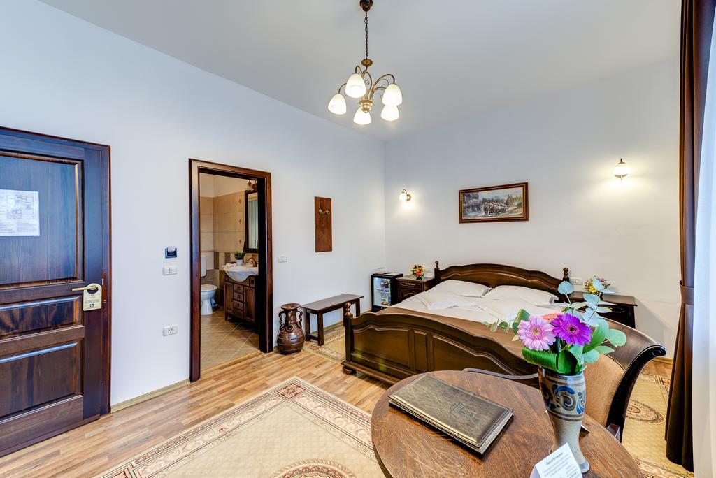 Hotel Karlhof Sebeş Esterno foto