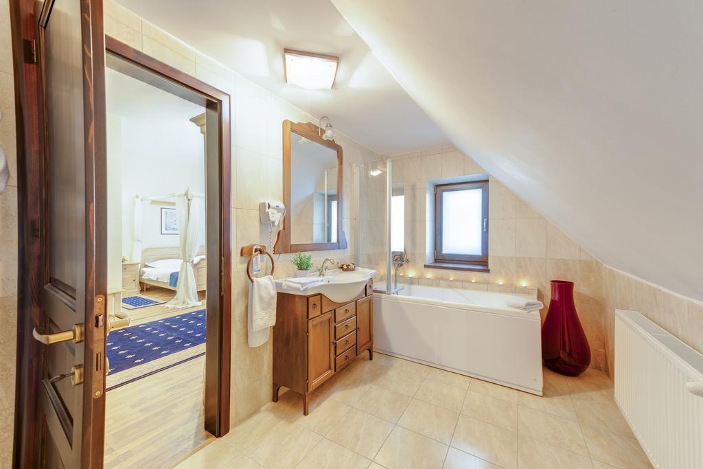 Hotel Karlhof Sebeş Esterno foto