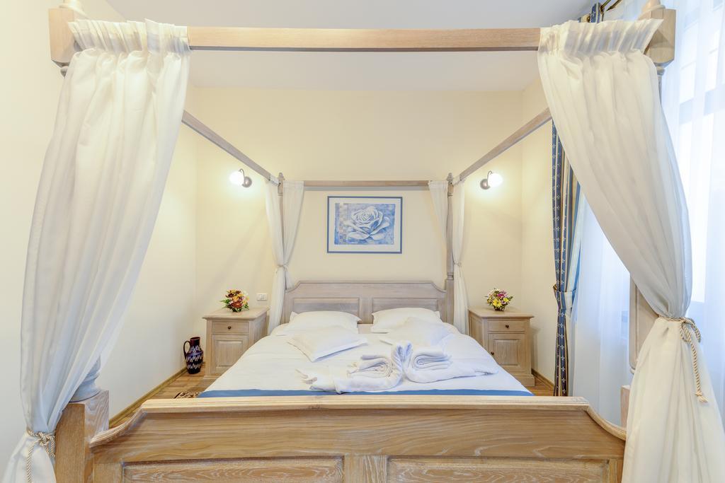 Hotel Karlhof Sebeş Esterno foto